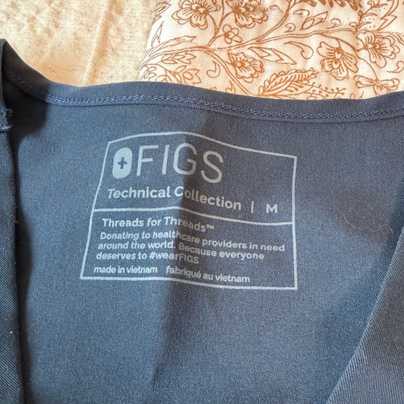 Woman’s Figs Scrub Set, Night Sky - Picture 3 of 6